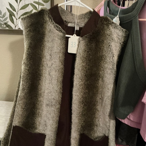 #33 VEST - Picture 1 of 1